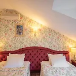 Готель швейцарський 4*